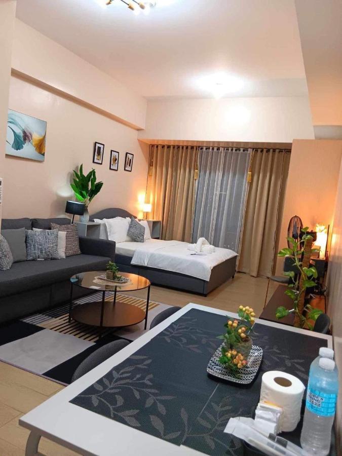 Studio Condo Building 81 Newport Boulevard Манила Экстерьер фото